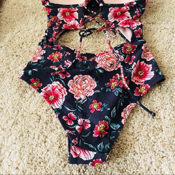 Shade & Shore Twist Front Light Lift One Piece - Picture 3 of 8